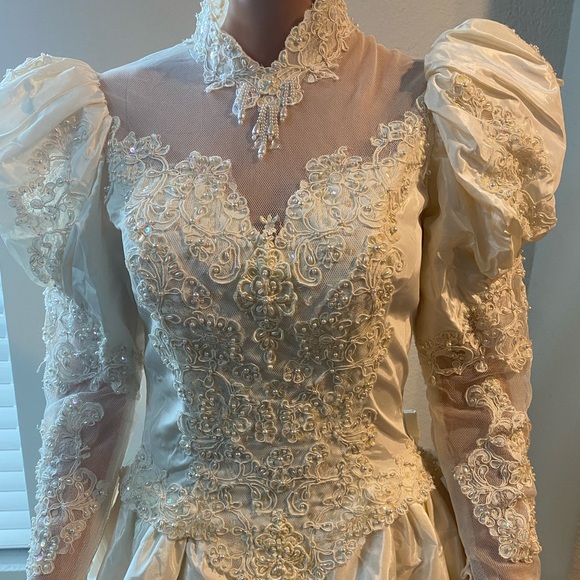 Dresses & Skirts - Rare Vintage Wedding Dress